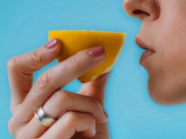 Por qué el coronavirus causa pérdida del olfato y el gusto en algunas personas