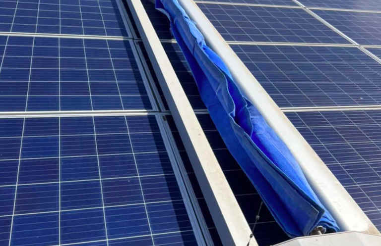 Robots israelíes limpiarán paneles solares de la India durante 25 años