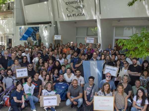 Cientos de trabajadores brindaron su apoyo al Conicet
