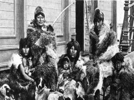 Fueguinos y patagones en zoológicos humanos: el exterminio como espectáculo
