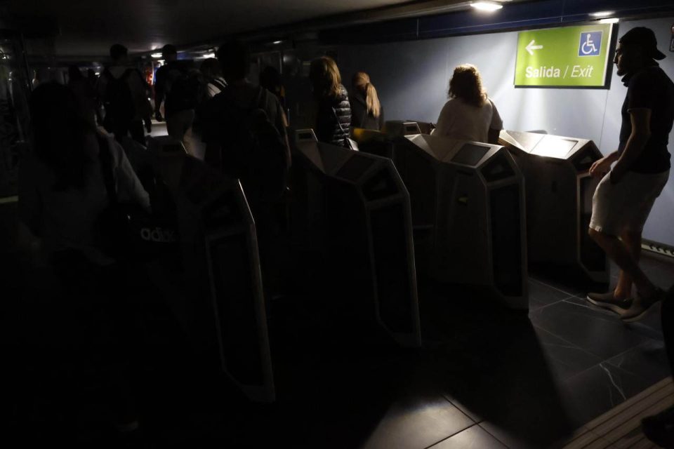 Un apagón masivo deja sin suministro eléctrico a España, Portugal y parte de Francia