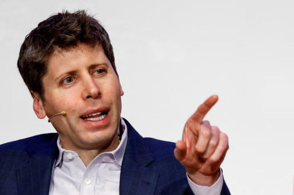Sam Altman, CEO de OpenAI: “Parecerá ciencia ficción, pero muy pronto veremos a los humanoides caminando por la calle”
