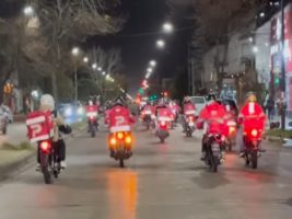 Caravana de repartidores en Mar del Plata: la travesía hasta el barrio Las Canteras para recuperar una moto robada