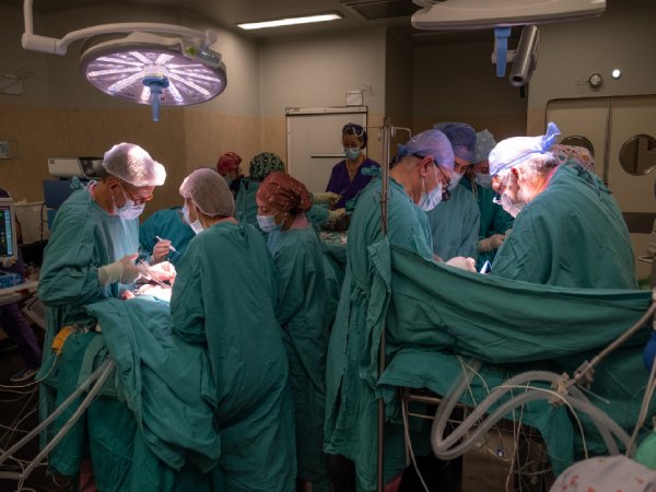 El Garrahan separó a dos siamesas gemelas de tres meses que estaban unidas por el abdomen