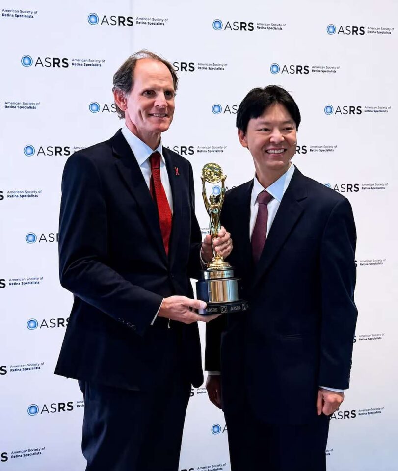 Oftalmólogos argentinos reciben una distinción internacional por una técnica innovadora en cirugía de retina